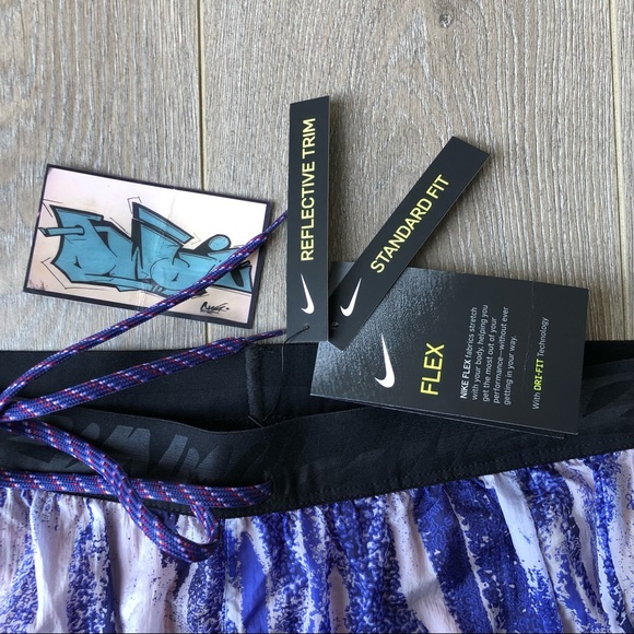 Nike Running Flex Stride Wild Run 2 in 1 Shorts DA1150-057 - Picture 2 of 5